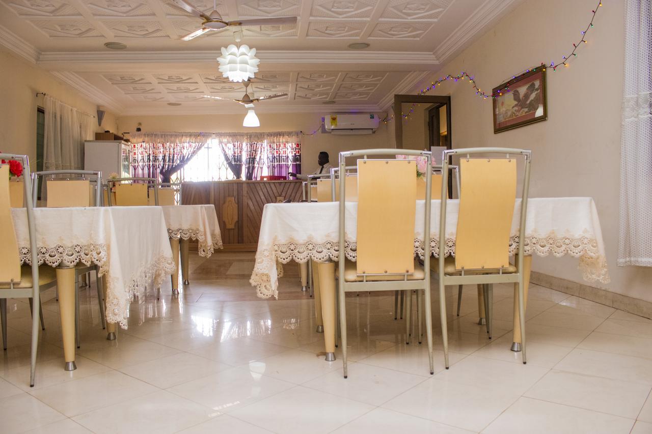 Lovista Hotel North Legon Esterno foto