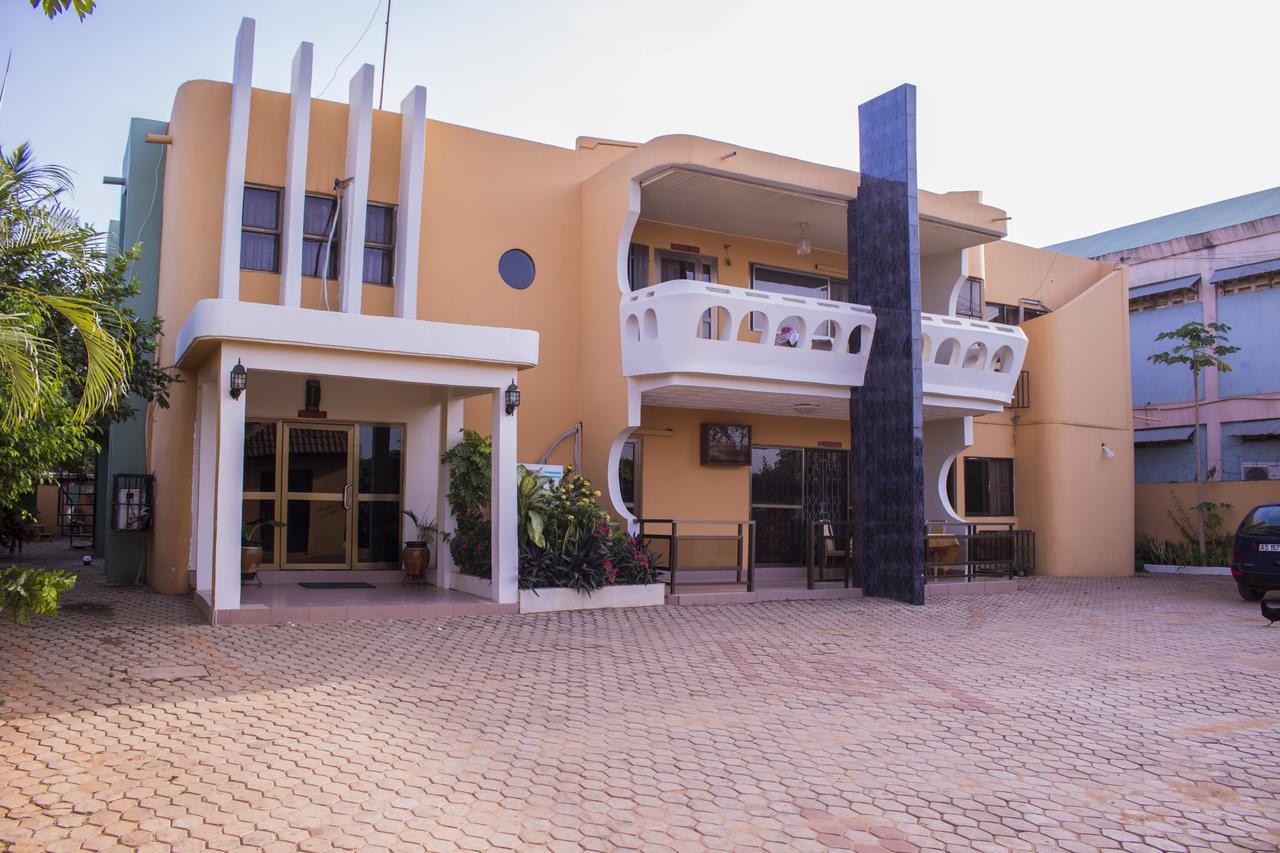 Lovista Hotel North Legon Esterno foto