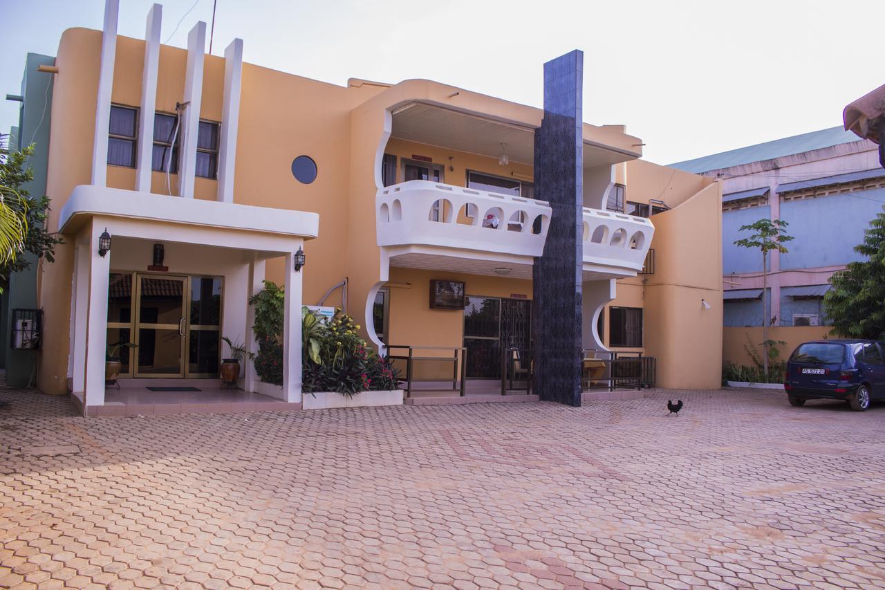 Lovista Hotel North Legon Esterno foto