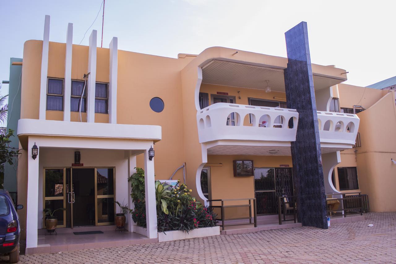 Lovista Hotel North Legon Esterno foto